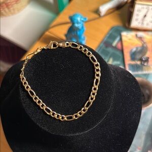 Elegant Gold Chain Bracelet